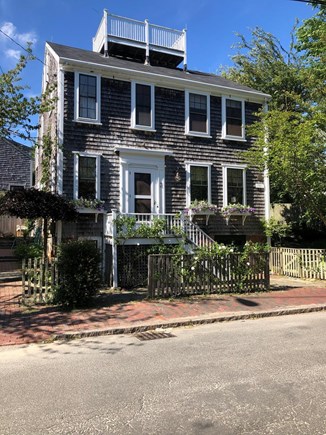 Nantucket town, Nantucket Nantucket vacation rental - In town 1800s home full of character and modern amenities.