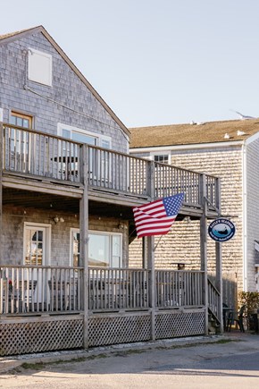 Nantucket town Nantucket vacation rental - Neighborhood Sayle's Seafood & Great Harbor Yacht Club