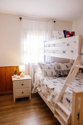 Nantucket town Nantucket vacation rental - Twin over Double Bunk Room