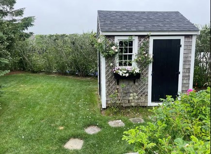 Mid-island Nantucket vacation rental - Backyard