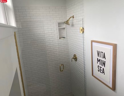 Mid-island Nantucket vacation rental - Full bath upstairs