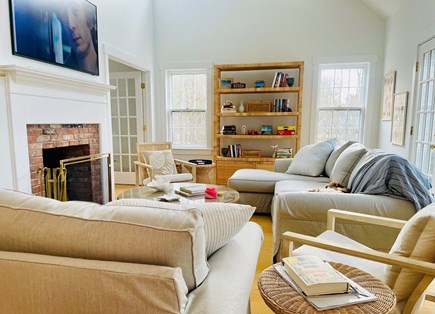 Mid-island Nantucket vacation rental - Living area