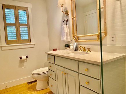 Mid-island Nantucket vacation rental - Downstairs full bath