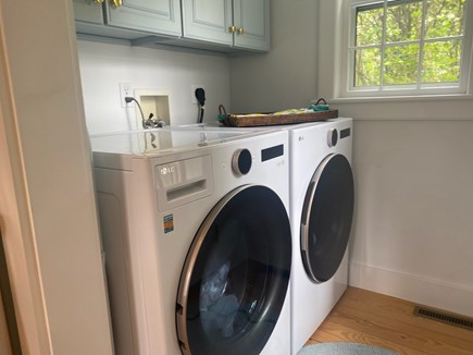 Mid-island Nantucket vacation rental - Laundry