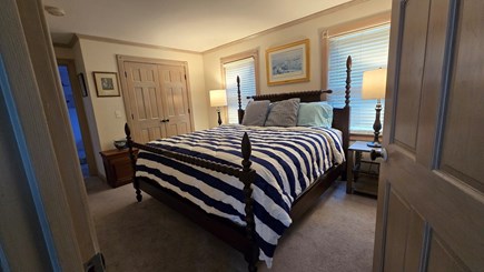 Mid-island, Nantucket Nantucket vacation rental - First floor - king sized bed