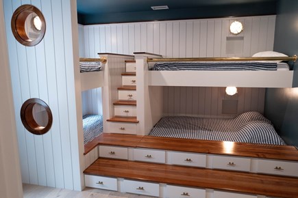 Mid-island, Surfside Nantucket vacation rental - Bunk room, 3 twins & 1 queen.