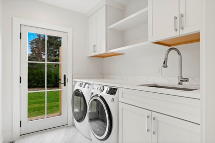 Mid-island Nantucket vacation rental - Laundry room