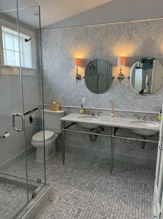 Nantucket town Nantucket vacation rental - Master Bathroom