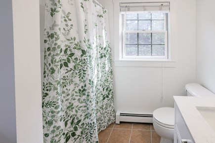 Cisco - Miacomet Nantucket vacation rental - First floor bath