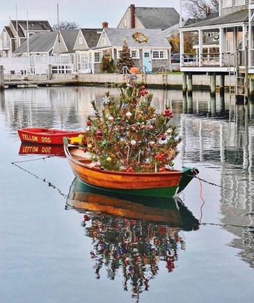Mid-island Nantucket vacation rental - Christams time