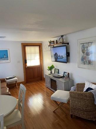 Mid-island Nantucket vacation rental - Livingroom view