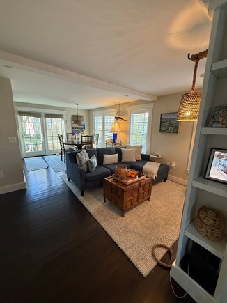 Mid-island Nantucket vacation rental - Comfy living room