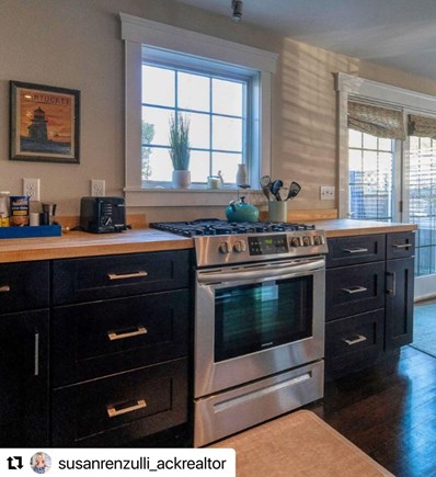 Mid-island Nantucket vacation rental - Well appointed kitchen with a 5 burner gas range