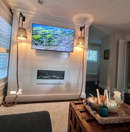 Mid-island Nantucket vacation rental - Smart TV