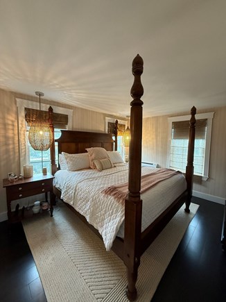 Mid-island Nantucket vacation rental - Ensuite king bedroom