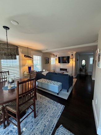 Mid-island Nantucket vacation rental - Dining and living room area