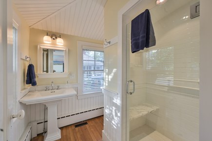 Nantucket town Nantucket vacation rental - Primary bathroom