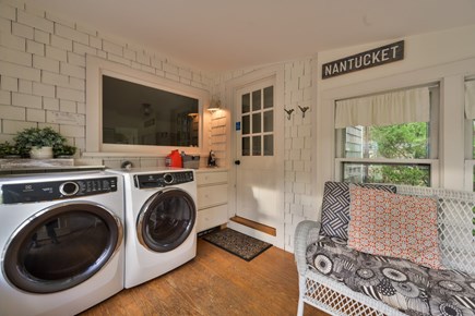 Nantucket town Nantucket vacation rental - Laundry in the enclosed mudroom