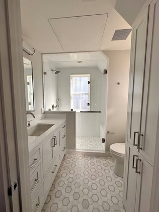 Dionis Nantucket vacation rental - 2nd Floor Bath