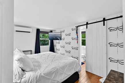 Mid-island Nantucket vacation rental - First floor primary with ensuite bath