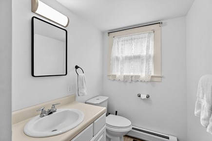 Mid-island Nantucket vacation rental - 2nd floor full bath with stand up shower